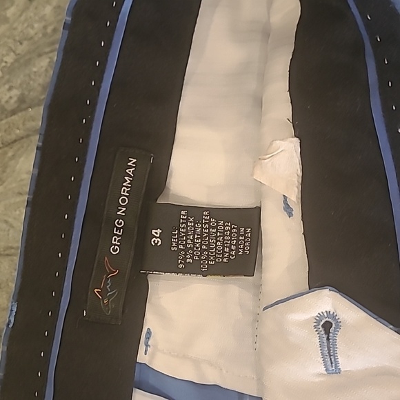 Greg NORMAN GOLF SHORTS 34 - Picture 3 of 6